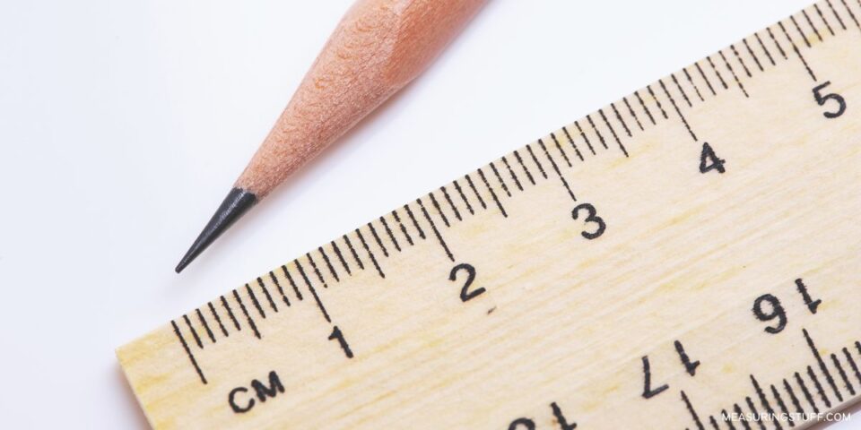 How Big Is 2 Centimeters (CM)? (With Examples) – Measuring Stuff